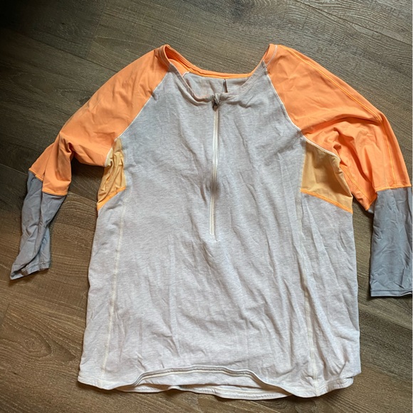 Lululemon size 8 3/4 sleeve - Picture 2 of 3